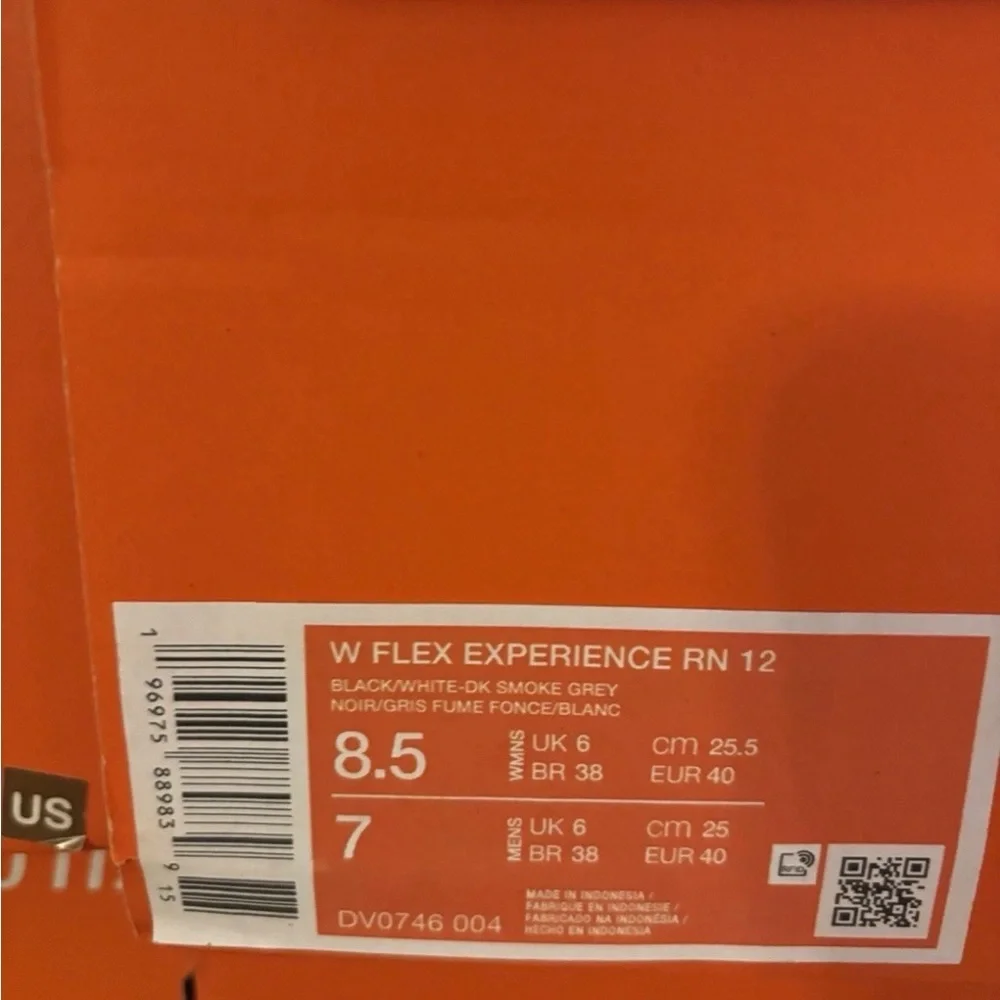 Nike Flex Experience Run 12 Women's White Black Running Work Shoe No Lid - Picture 6 of 8